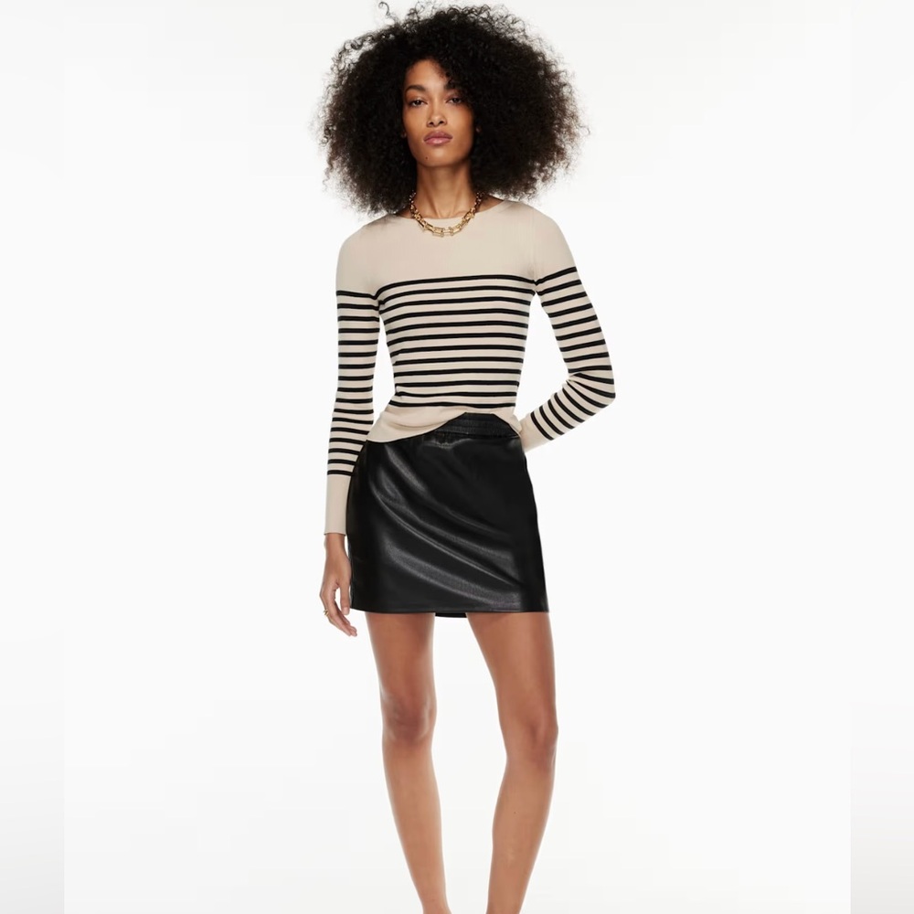 NWT Aritzia Babaton Vegan Leather Flags Skirt Size M